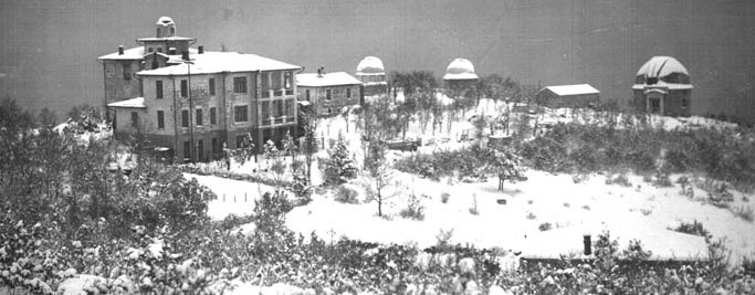 Симеизская обсерватория в 1927 г. Симеизская обсерватория в 1927 г.
